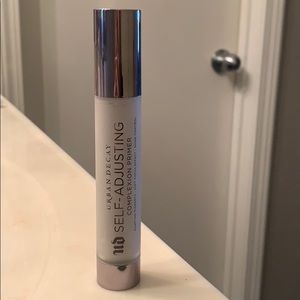 Urban Decay Self-adjusting Complexion  Primer
